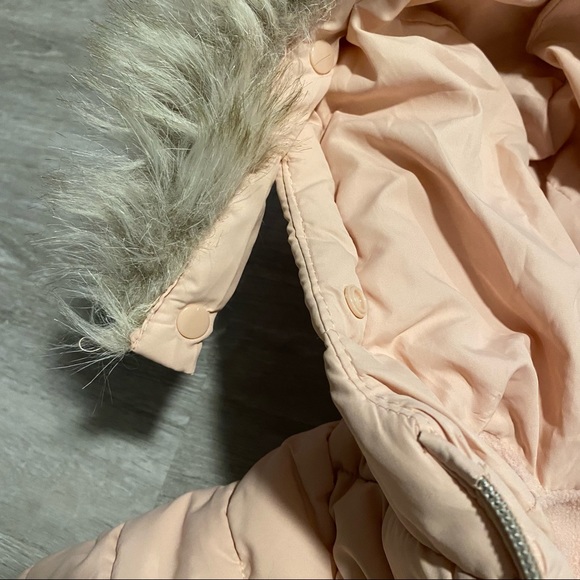 ZARA Dusty pink puffer jacket with removable fur hood. - Picture 4 of 4